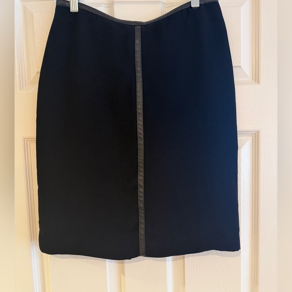 Chic Black Pencil Skirt